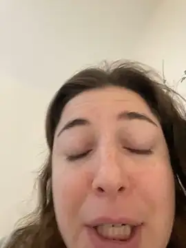 kate nicepops765432 online show from January 3, 2025, 11:35 am