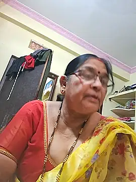 Snapshot of sivani_asha chatting on February 16, 2025, 10:32 am sivani asha online show from February 16, 2025, 10:32 am