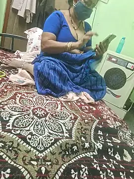 Snapshot of sivani_asha chatting on March 10, 2025, 1:10 pm sivani asha online show from March 10, 2025, 1:10 pm