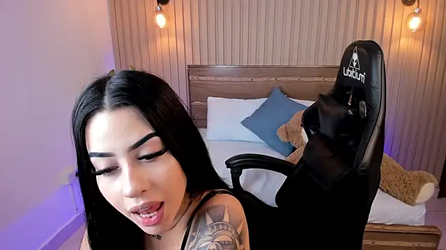Snapshot of veronica_19_ chatting on January 8, 2025, 10:37 pm veronica 19 online show from January 8, 2025, 10:37 pm