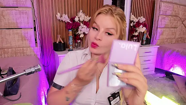 Snapshot of LolaAngellx chatting on February 20, 2026, 9:06 pm LolaAngellx online show from February 20, 2026, 9:06 pm