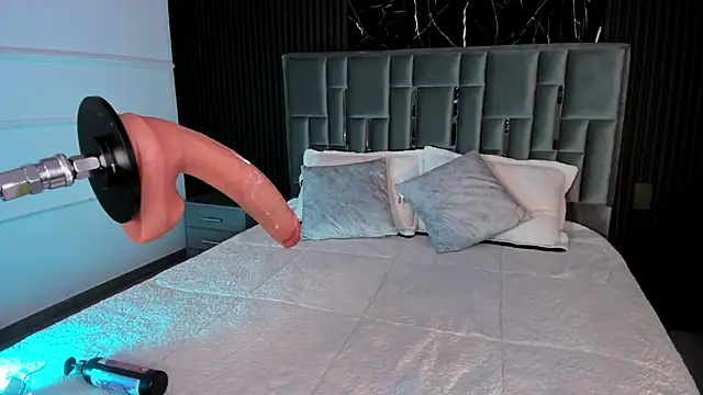 Snapshot of LolaAngellx chatting on February 10, 2026, 8:52 pm LolaAngellx online show from February 10, 2026, 8:52 pm