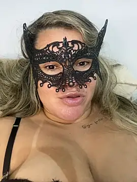 Casadadelicia26 online show from February 20, 2026, 6:26 am