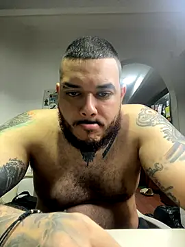 El Titan1998 online show from October 7, 2025, 11:28 pm