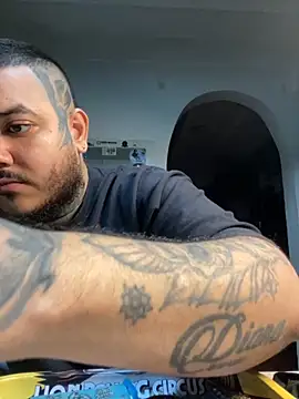 El Titan1998 online show from October 2, 2025, 11:41 pm