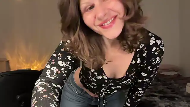 leahsparkles online show from April 28, 2026, 1:59 am