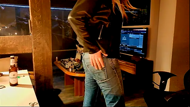 DYasmin69 online show from October 18, 2025, 8:44 pm