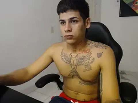 Snapshot of Clyde019 chatting on January 13, 2025, 1:56 am Clyde019 online show from January 13, 2025, 1:56 am