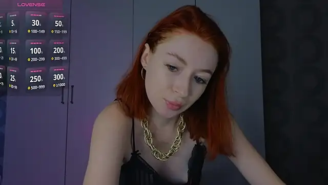 Snapshot of Cuteroxyfoxy chatting on July 8, 2026, 8:37 am Cuteroxyfoxy online show from July 8, 2026, 8:37 am