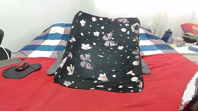 Snapshot of Girlhornyx chatting on November 13, 2025, 7:29 pm Girlhornyx online show from November 13, 2025, 7:29 pm