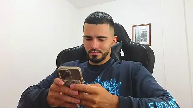 Massimoo 07 online show from February 26, 2025, 7:32 pm