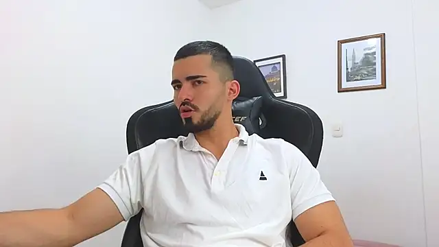 Massimoo 07 online show from March 3, 2025, 8:43 pm