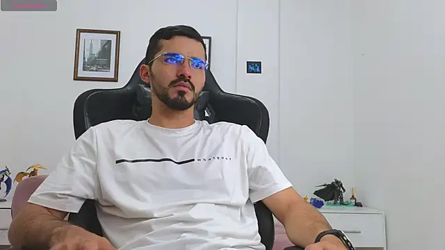 Massimoo 07 online show from October 7, 2025, 7:26 pm