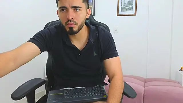 Massimoo 07 online show from February 15, 2025, 10:42 pm