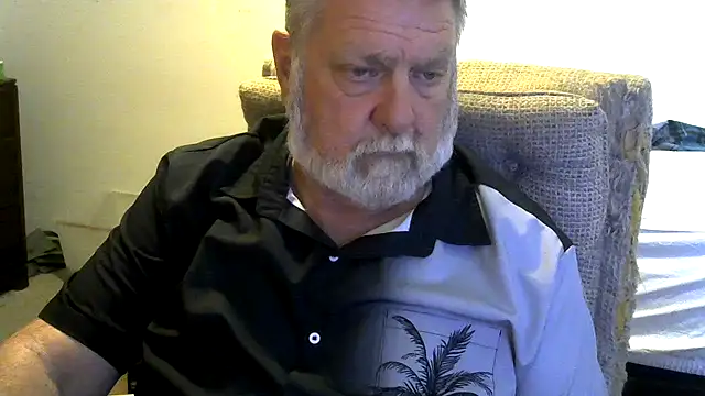 Snapshot of viejo_oso chatting on November 10, 2025, 8:36 pm viejo oso online show from November 10, 2025, 8:36 pm