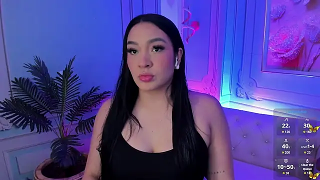 stefany duque1  online show from October 21, 2025, 4:01 am