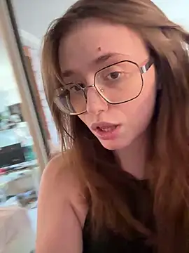 Snapshot of Sabrina_shells chatting on February 15, 2026, 9:08 am Sabrina shells online show from February 15, 2026, 9:08 am