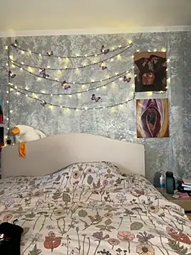 Snapshot of Sabrina_shells chatting on November 30, 2025, 10:27 am Sabrina shells online show from November 30, 2025, 10:27 am