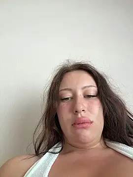 Snapshot of AndreaMood chatting on February 10, 2026, 2:10 am AndreaMood online show from February 10, 2026, 2:10 am