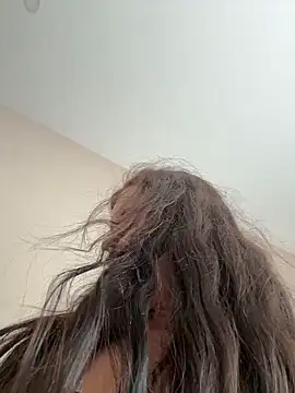 Snapshot of AndreaMood chatting on February 21, 2026, 2:02 am AndreaMood online show from February 21, 2026, 2:02 am