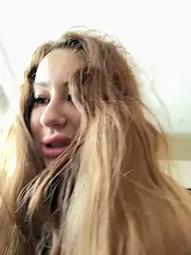 Snapshot of AndreaMood chatting on November 14, 2025, 12:14 am AndreaMood online show from November 14, 2025, 12:14 am