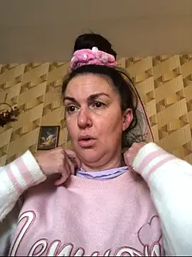 BELLAMORGANE1 online show from December 1, 2025, 1:12 pm