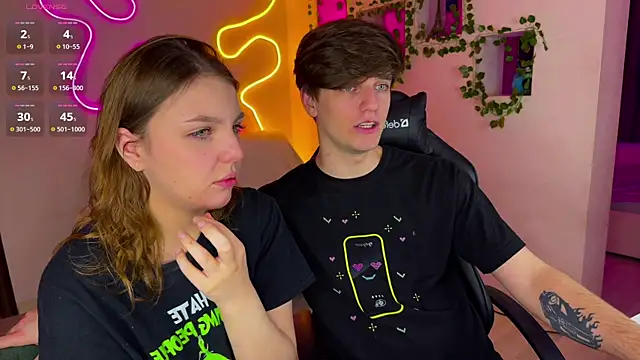 RobertAndLinela online show from March 13, 2025, 8:00 pm