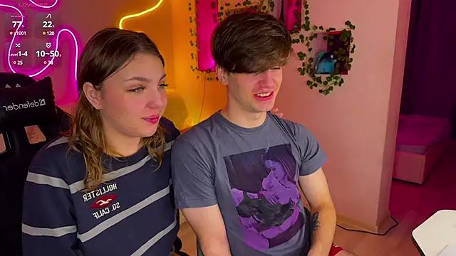 RobertAndLinela online show from February 17, 2025, 7:55 pm