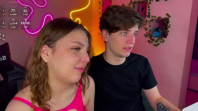 RobertAndLinela online show from February 18, 2025, 7:30 pm