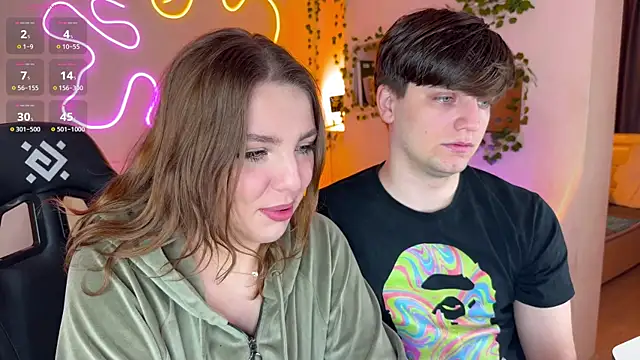 RobertAndLinela online show from September 27, 2025, 3:56 am