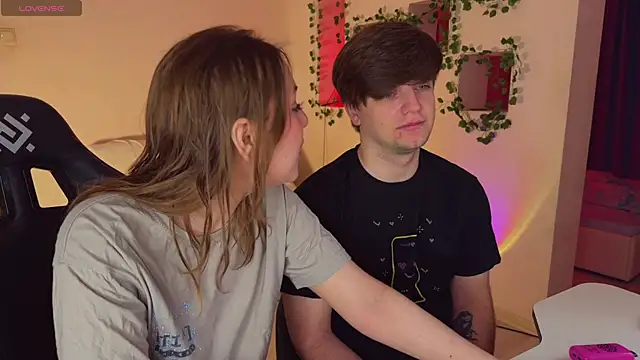 RobertAndLinela online show from February 13, 2026, 9:53 am