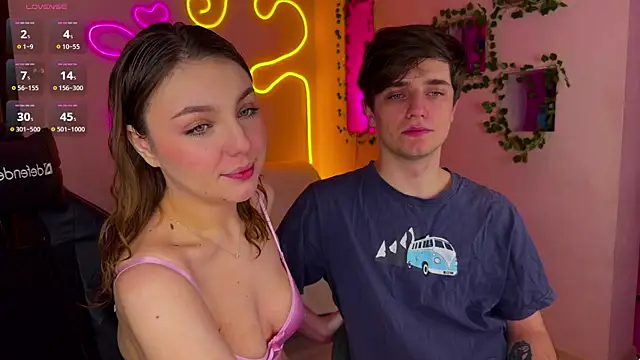 RobertAndLinela online show from March 16, 2025, 5:17 pm