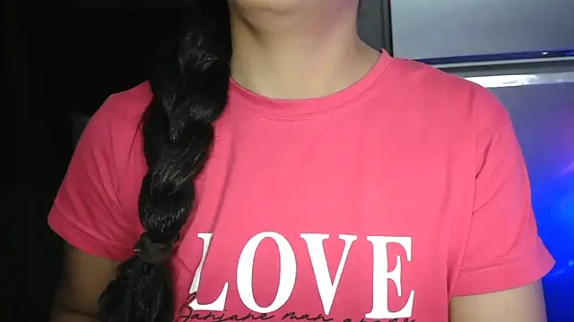 Somiya87 online show from April 17, 2026, 9:06 pm