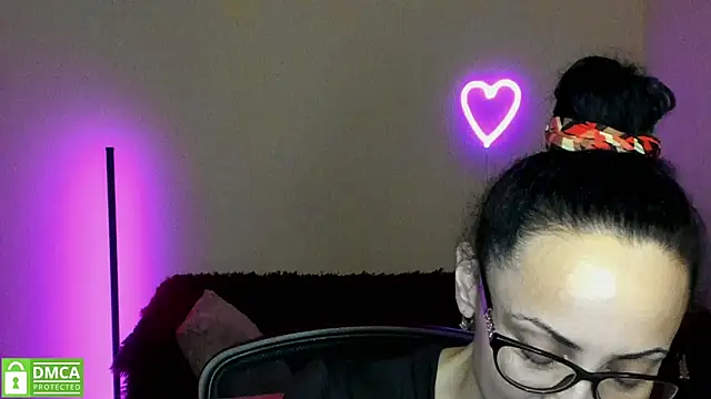 Snapshot of Arianasweety23 chatting on February 28, 2025, 12:43 am Arianasweety23 online show from February 28, 2025, 12:43 am