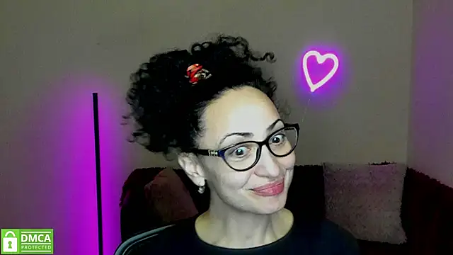 Snapshot of Arianasweety23 chatting on February 24, 2025, 12:41 am Arianasweety23 online show from February 24, 2025, 12:41 am
