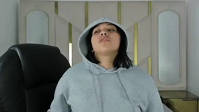 IsabellRodriguez18 online show from September 25, 2025, 3:12 am