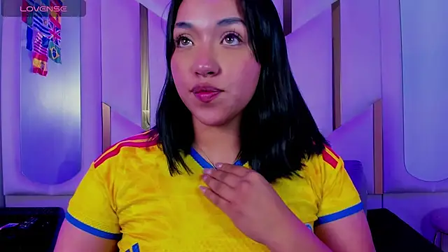 IsabellRodriguez18 online show from June 28, 2026, 4:08 am