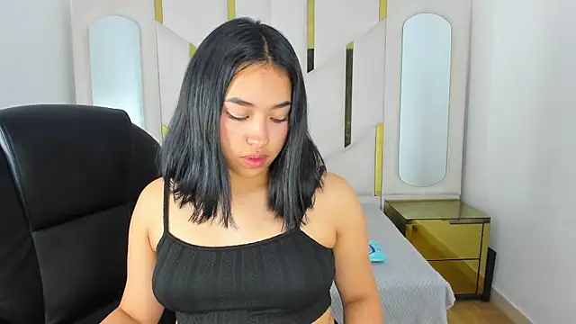 IsabellRodriguez18 online show from October 4, 2025, 1:29 am