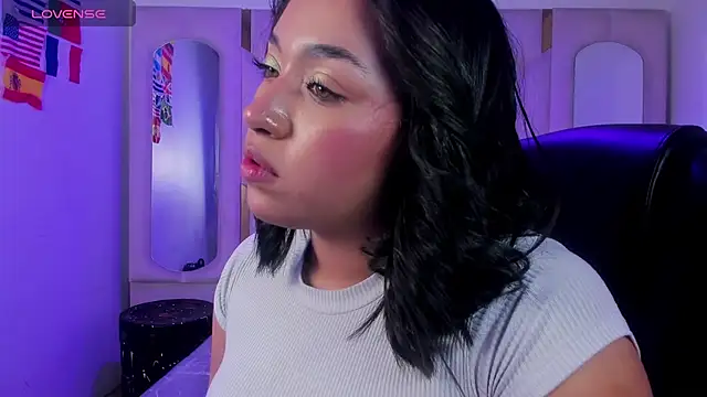 IsabellRodriguez18 online show from June 26, 2026, 4:29 am