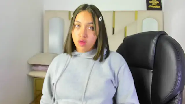 Snapshot of IsabellRodriguez18 chatting on February 8, 2026, 3:04 am IsabellRodriguez18 online show from February 8, 2026, 3:04 am