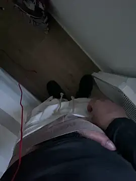 rominoucoquin online show from February 10, 2025, 5:19 pm