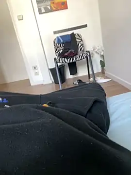 rominoucoquin online show from December 26, 2024, 1:21 pm