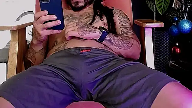 Snapshot of callme_douglas chatting on December 3, 2025, 9:25 pm callme douglas online show from December 3, 2025, 9:25 pm