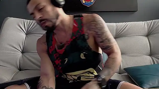 Snapshot of callme_douglas chatting on September 22, 2025, 2:12 pm callme douglas online show from September 22, 2025, 2:12 pm