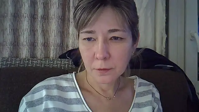 EllaJohnsonX online show from January 12, 2025, 5:24 am