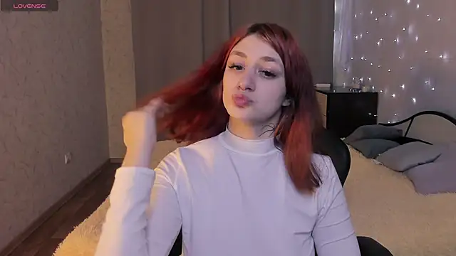 Snapshot of Lola_HEAVEN_ chatting on February 14, 2025, 5:03 pm Lola HEAVEN online show from February 14, 2025, 5:03 pm