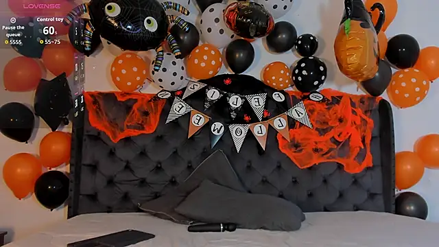 two milkyway online show from October 15, 2025, 12:57 pm