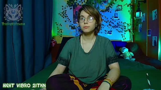 TrickyKitsune online show from May 11, 2026, 4:04 pm