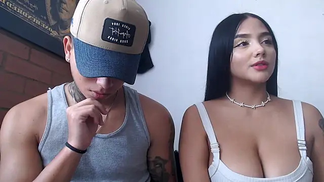 Snapshot of Thiago_x_Sahara chatting on January 15, 2025, 2:56 pm Thiago x Sahara online show from January 15, 2025, 2:56 pm