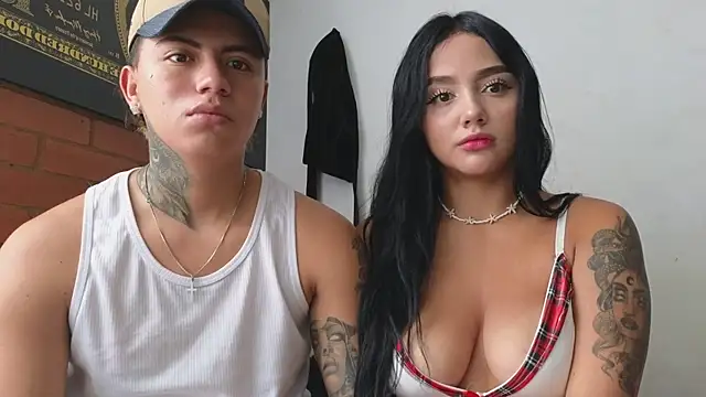 Snapshot of Thiago_x_Sahara chatting on February 7, 2025, 1:01 pm Thiago x Sahara online show from February 7, 2025, 1:01 pm